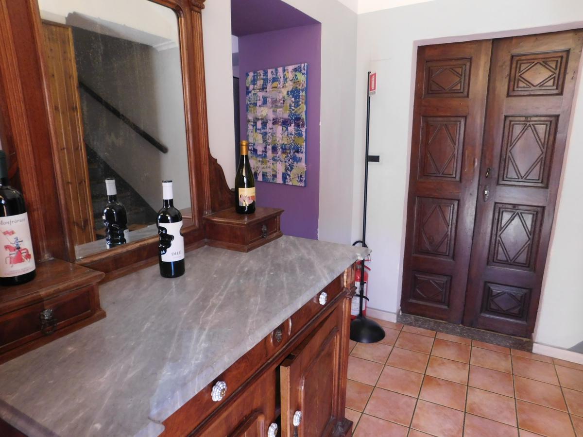 Il Duca Bianco Hotel Calosso Ngoại thất bức ảnh