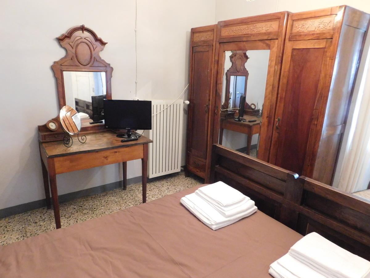 Il Duca Bianco Hotel Calosso Ngoại thất bức ảnh